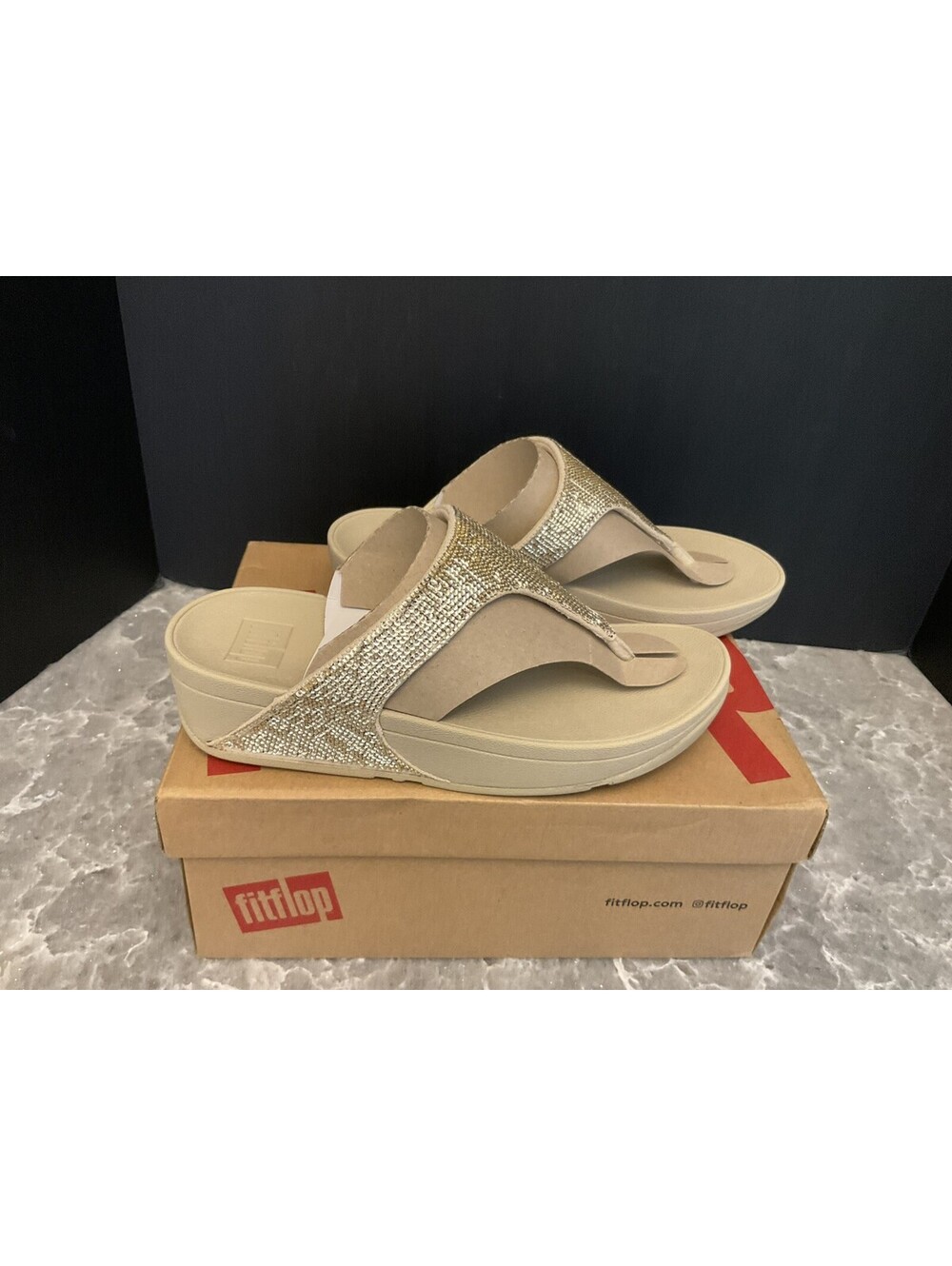 New! Womens FitFlop Electra Micro Toe-Post Pale Gold Sandals. Size 7. Nice!!!